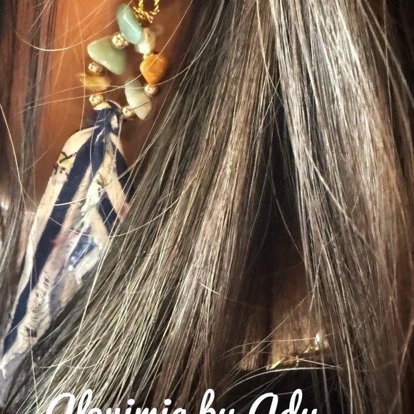 Alquimia Gold and Green Earrings - Picture 5 of 6